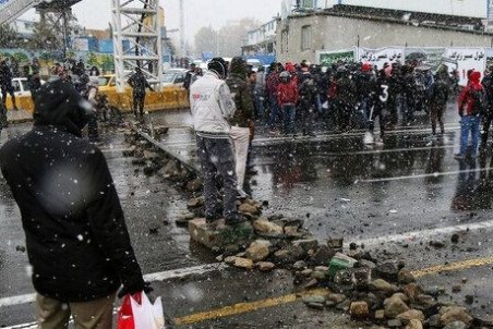 اعلامیه رقصنده اینستاگرامی برای آغاز آشوب + عکس