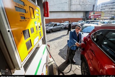 شایعه تک نرخی شدن قیمت بنزین تکذیب شد