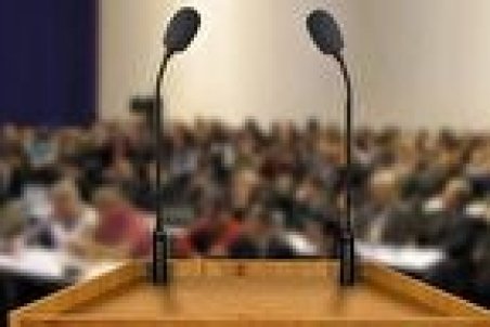 خواستگاری نماینده مجلس از دختر مورد علاقه‌اش در پشت تریبون! + فیلم