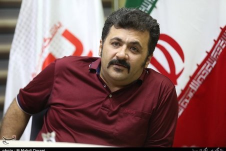 نقش‌های سینما بین ۱۰۰ نفر در حال چرخیدن است