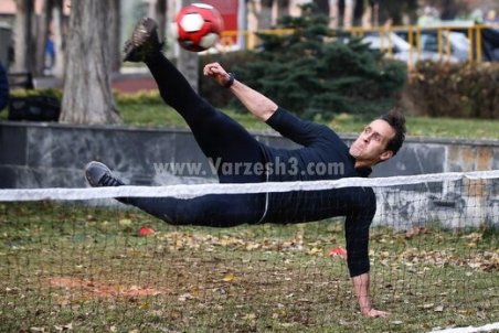 علی کریمی از ایران رفت