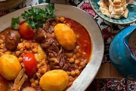 آبگوشت را با پیاز یا ترشی بخورید!