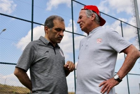 دنیزلی به خاطر ترس از زلزله در ماشین خوابید نه چیز دیگری