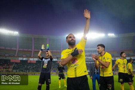 کیانی: برخی توانایی مقابله ندارند، سپاهان را به حاشیه می برند