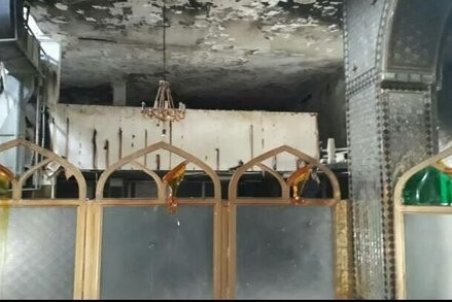 مرقد یک امامزاده را در شیراز غارت کردند و به آتش کشیدند