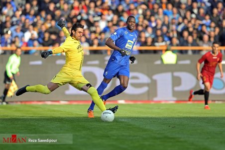 باشگاه استقلال: مشکل مالیاتی مهدی رحمتی بر طرف شد