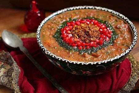 طرز تهیه آش انارویژه شب یلدا
