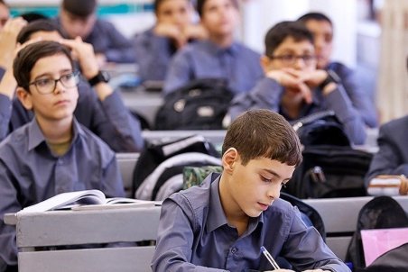 مدارس تعطیل، امتحانات نهایی برقرار است