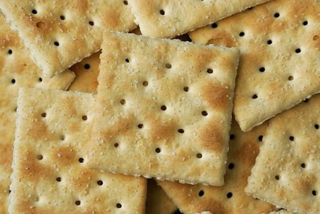 طرز تهیه کراکر‌های ساده و رژیمی