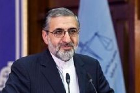 تایید انتقال نرگس محمدی به زندان زنجان/ ضرب و شتم صحت ندارد