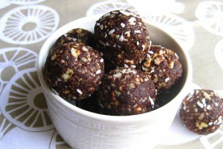 طرز تهیه دو نوع شیرینی بدون پخت