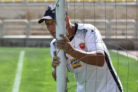 کالدرون تهدید به فسخ قرارداد کرد