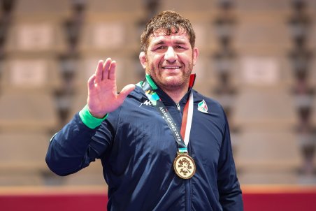 هیچ گاه راضی نشدم برای کشور دیگری کشتی بگیرم