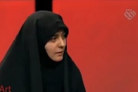 خانم مجری، حرف شاه را تکرار نکنید!