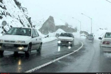 تمام محور‌های اصلی کشور باز است/ هشدار به رانندگان برای تردد در جاده‌های برف گیر و لغزنده