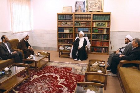 قم | قوه قضائیه برای مشکل زندانیان مالی چاره اندیشی کند