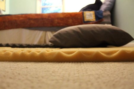 عوارض خوابیدن روی زمین