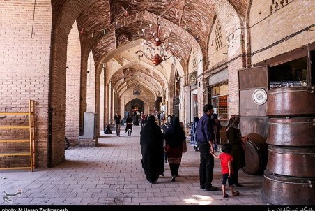 بازار تاریخی نطنز بازسازی می‌شود