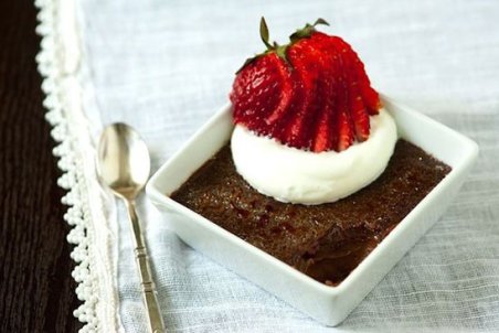 طرز تهیه‌ی کرم بروله شکلاتی؛ دسر فرانسوی