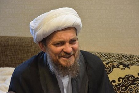 عباس تبریزیان کیست؟ واکنش‌ها به کتاب‌سوزی او