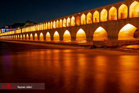 فرونشست زمین در زاینده رود