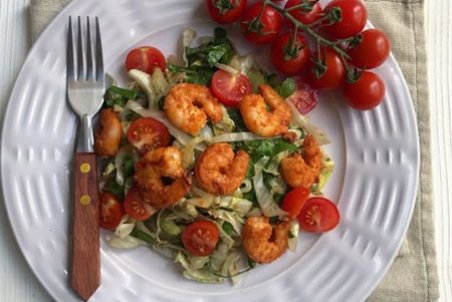 طرز تهیه‌ی سالاد میگو و اسفناج