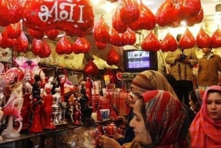 ولنتاین؛ تهاجم یا کمبود فرهنگی؟