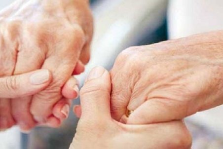 علل لرزش دست‌ها چیست؟