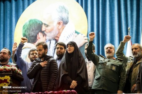 تصویری از دختر و پسر سردار سلیمانی در یک مراسم متفاوت