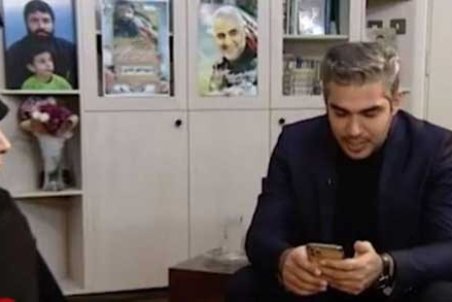 تصویری از گوشی لاکچریِ خبرنگار ۲۰:۳۰