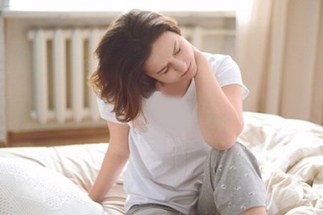 ﻿ آیا با درد گردن از خواب بیدار می شوید؟