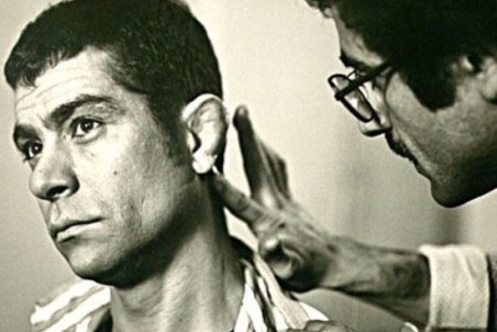 گریم بهروز وثوقی در پشت‌صحنه فیلم «کندو»