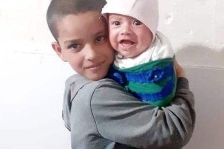 تصویر کودک فوت شده بر اثر حمله سگ‌های ولگرد