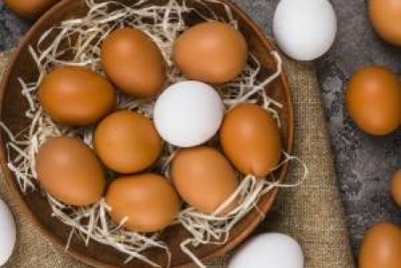درمان ریزش مو و کم خونی با تخم مرغ