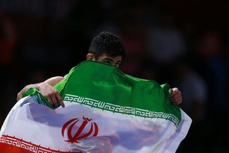 علیرضا کریمی: مجبور شدم در باشگاه‌های جهان کشتی بگیرم