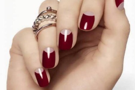 طرح های جذاب ناخن با لاک قرمز