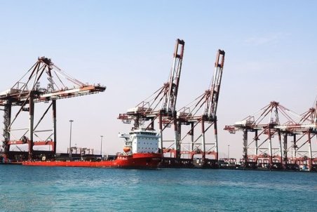 هرمزگان| نصب دستگاه پایش آنلاین آلودگی در اسکله‌های نفتی بندر شهید رجایی