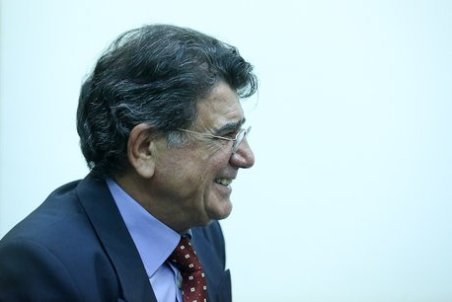 ﻿ وضعیت تنفس محمدرضا شجریان بهبود یافت