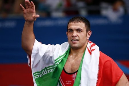 ببینید | شاهکار یک قهرمان ملی ، در روزهای وحشت از کرونا