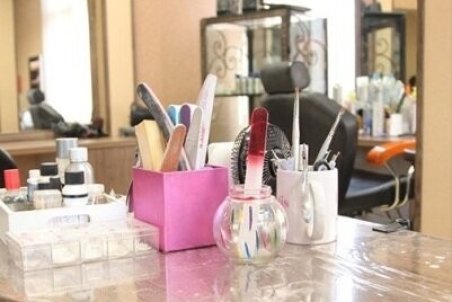 تا ریشه‌کنی کامل "کرونا" کاشت ناخن و تتو نکنید