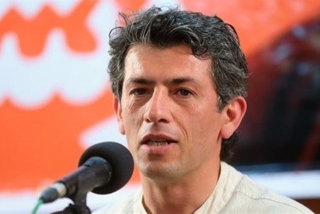 سیروس همتی: وزارت ارشاد باید به هنرمندان تئاتر خسارت پرداخت کند