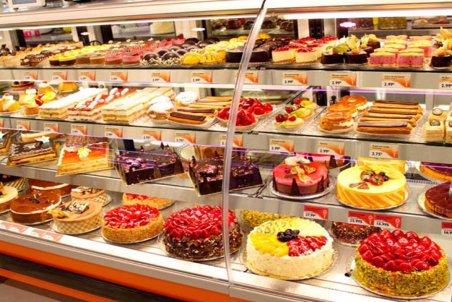 مردم با خیال راحت از قنادی‌های معتبر شیرینی بخرند