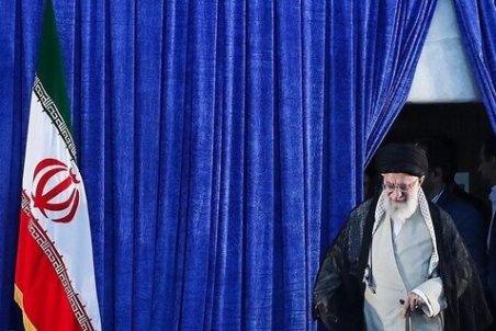 وقتی آیت‌الله خامنه‌ای از سوی یک مأمور تهدید به کشتن شد