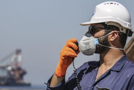 جان مردم واجب تر است یا نان مردم