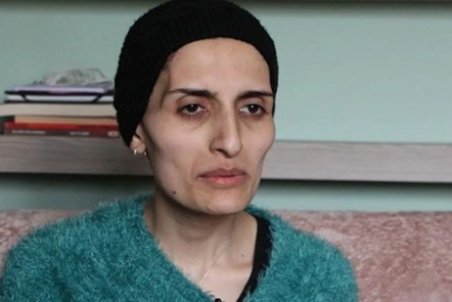 هلین بولک، خواننده‌ای که بر اثر اعتصاب غذا جان باخت