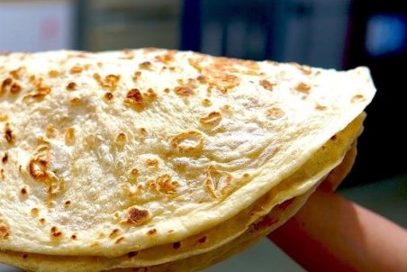 نکات ضروری برای خرید بهداشتی "نان" در روزهای کرونایی/ در نانوایی و خانه چه کار کنیم؟