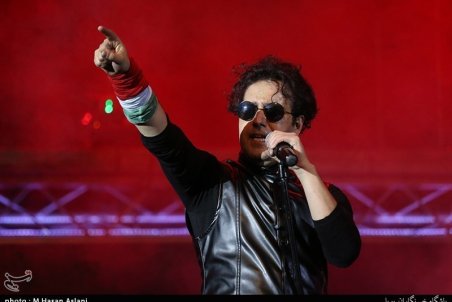 اجرای آفاق در شب‌های قرنطینه / هنرمندانی که در روزهای کرونا کنار مردم ماندند