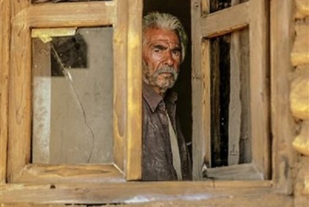 «خروج»چگونه به اکران اینترنتی رسید؟