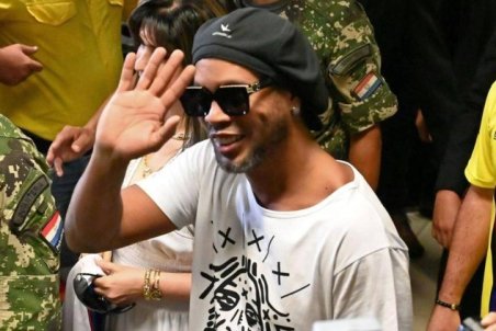 رونالدینیو با قرار ۱.۶ میلیون دلاری آزاد شد!