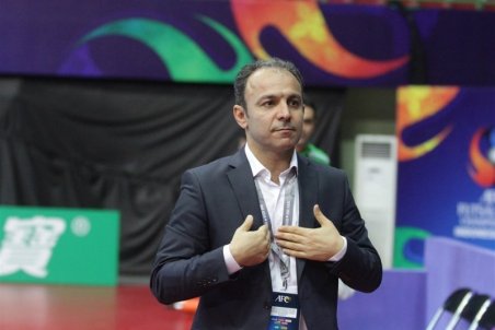 بی‌غم: فینال لیگ برتر فوتسال به ابتدای فصل آینده موکول شود